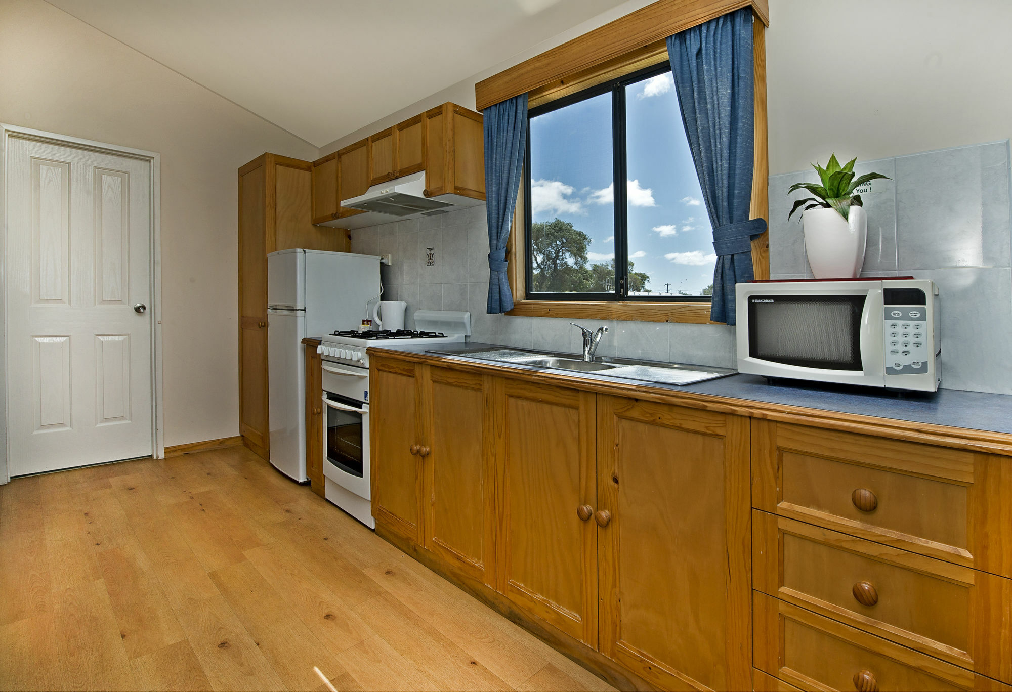 Acclaim Rose Gardens Beachside Holiday Park Олбани Экстерьер фото