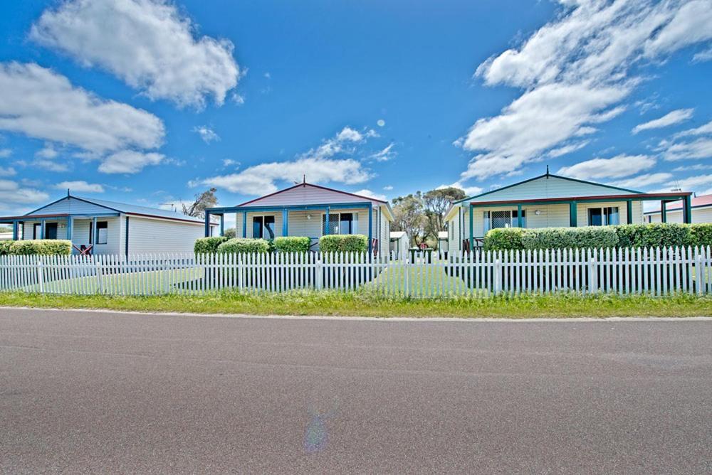 Acclaim Rose Gardens Beachside Holiday Park Олбани Экстерьер фото